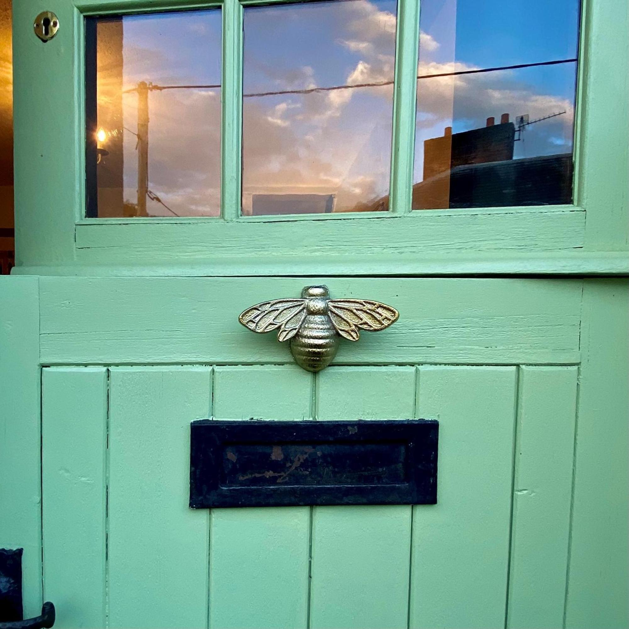 Bumblebee Cottage - Cosy Cottage In Area Of Outstanding Natural Beauty ヘメル・ヘムステッド エクステリア 写真