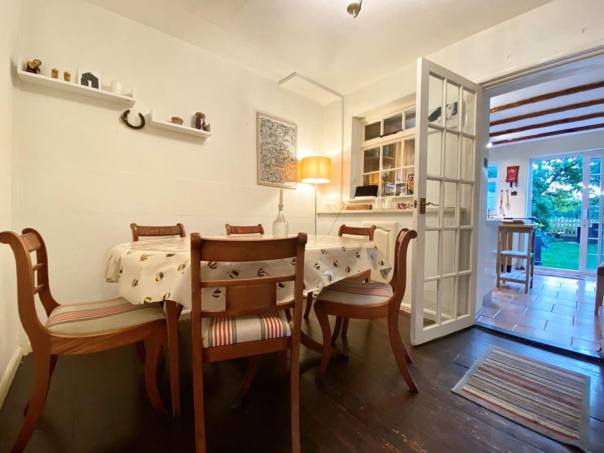 Bumblebee Cottage - Cosy Cottage In Area Of Outstanding Natural Beauty ヘメル・ヘムステッド エクステリア 写真